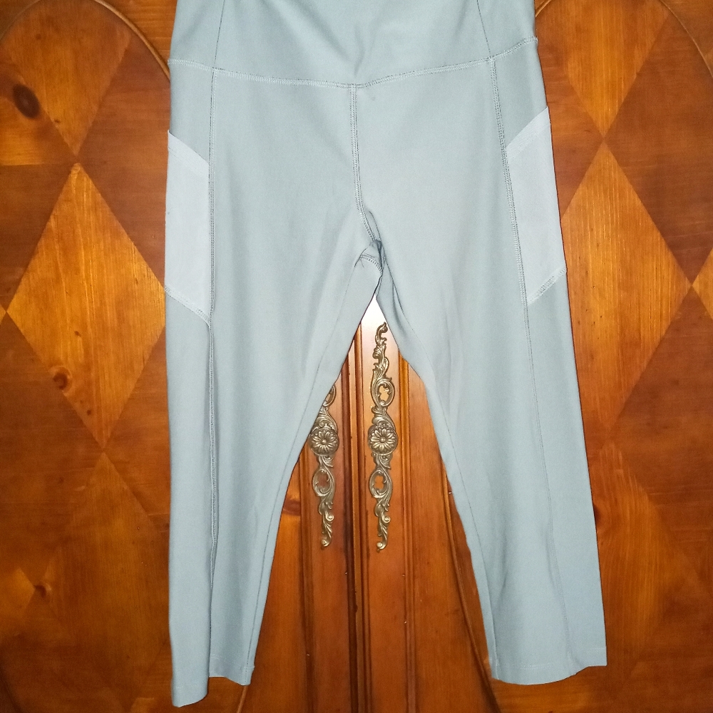 Vogo Athletica NEW** yoga Leggings